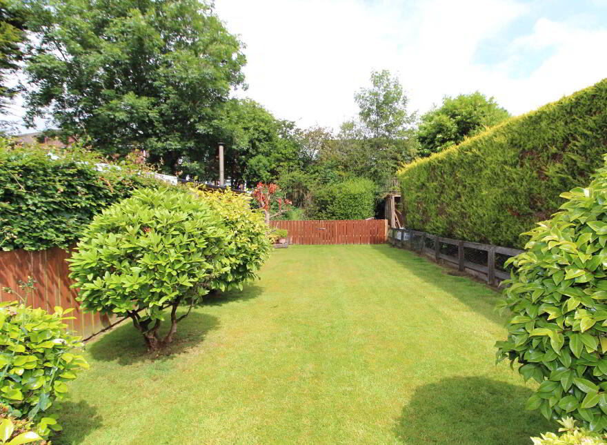65 Dunbeg Park, Hillsborough, BT26 6AT