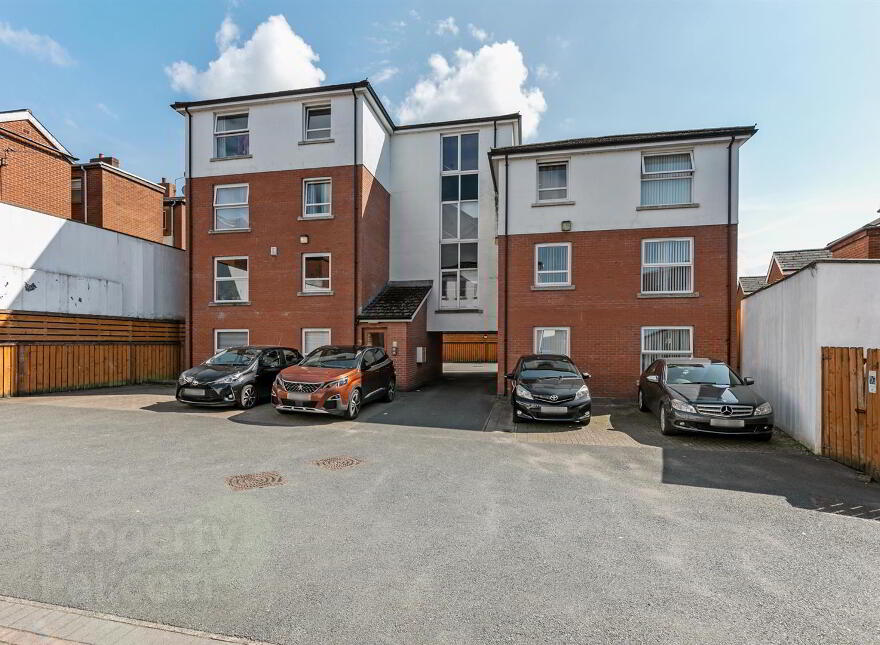 Apt 4 Strand Central, 27 Hillfoot Street, Belfast, BT4 1JL photo
