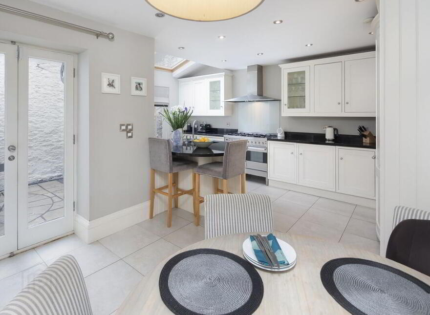 2 Belgrave Place, Glenbrook, Passage West,Cork