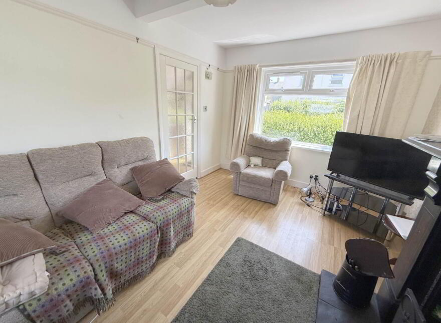 13 Chesham Drive, Ravenhill, Belfast, BT6 8GT