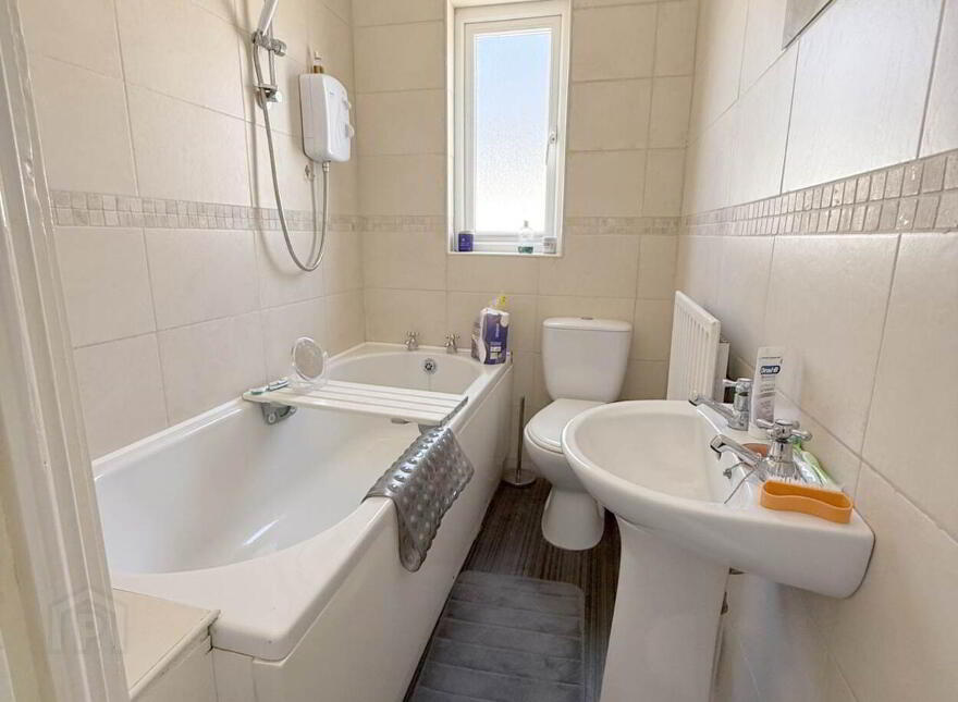 13 Chesham Drive, Ravenhill, Belfast, BT6 8GT