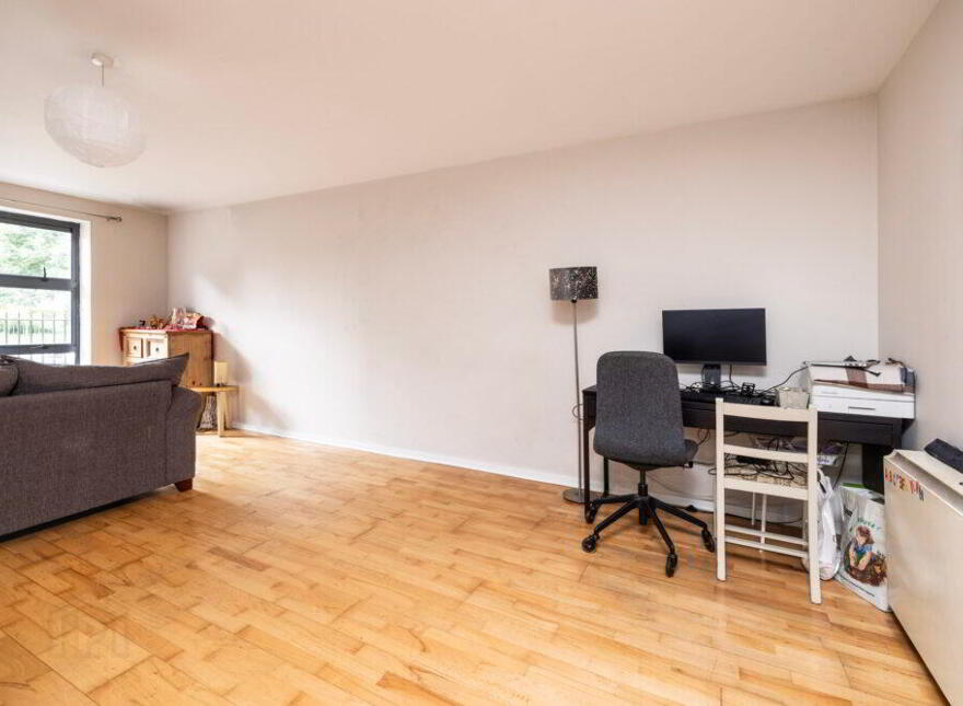Apt 10, Compass Court Sourt, Royal Canal Park, Dublin, D15F102