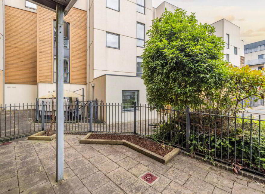 Apt 10, Compass Court Sourt, Royal Canal Park, Dublin, D15F102