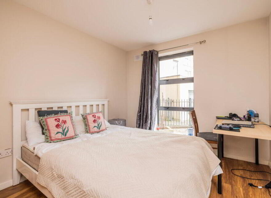 Apt 10, Compass Court Sourt, Royal Canal Park, Dublin, D15F102