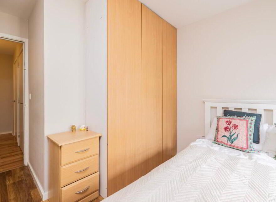 Apt 10, Compass Court Sourt, Royal Canal Park, Dublin, D15F102