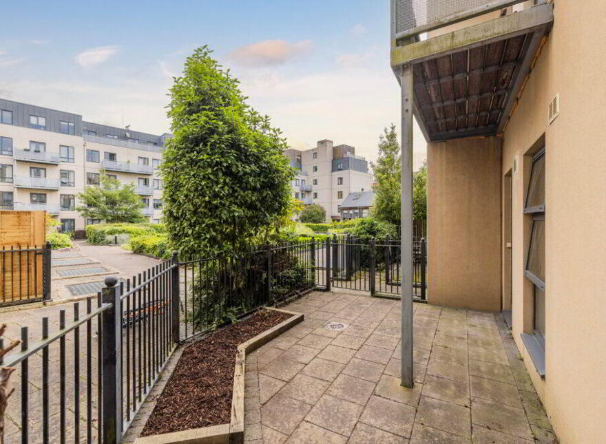Apt 10, Compass Court Sourt, Royal Canal Park, Dublin, D15F102