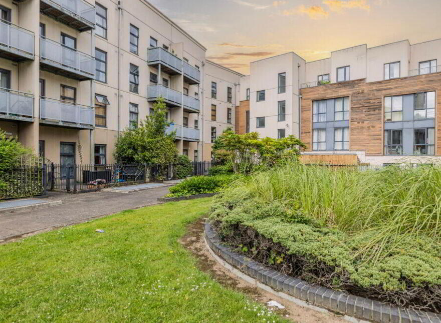 Apt 10, Compass Court Sourt, Royal Canal Park, Dublin, D15F102