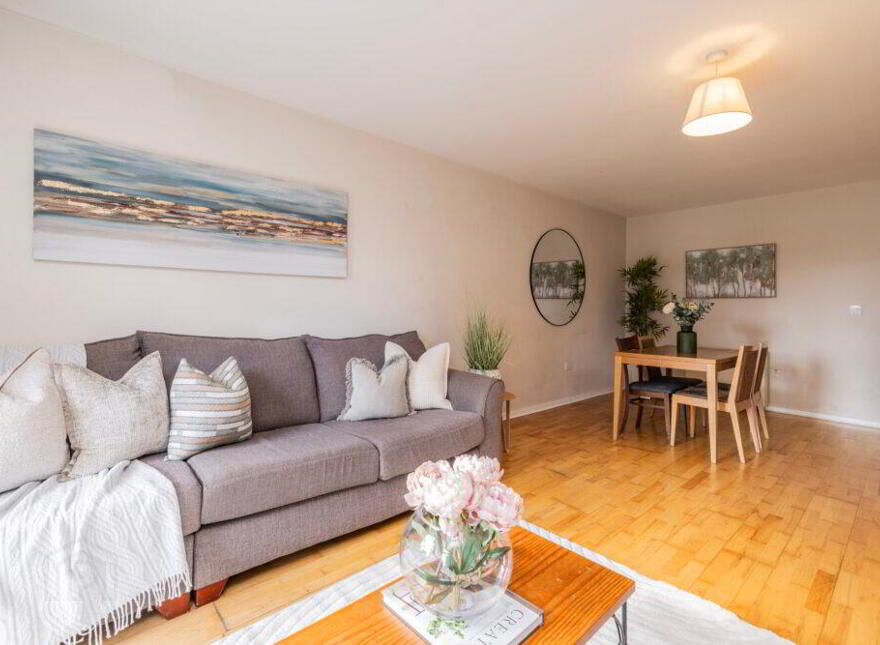 Apt 10, Compass Court Sourt, Royal Canal Park, Dublin, D15F102