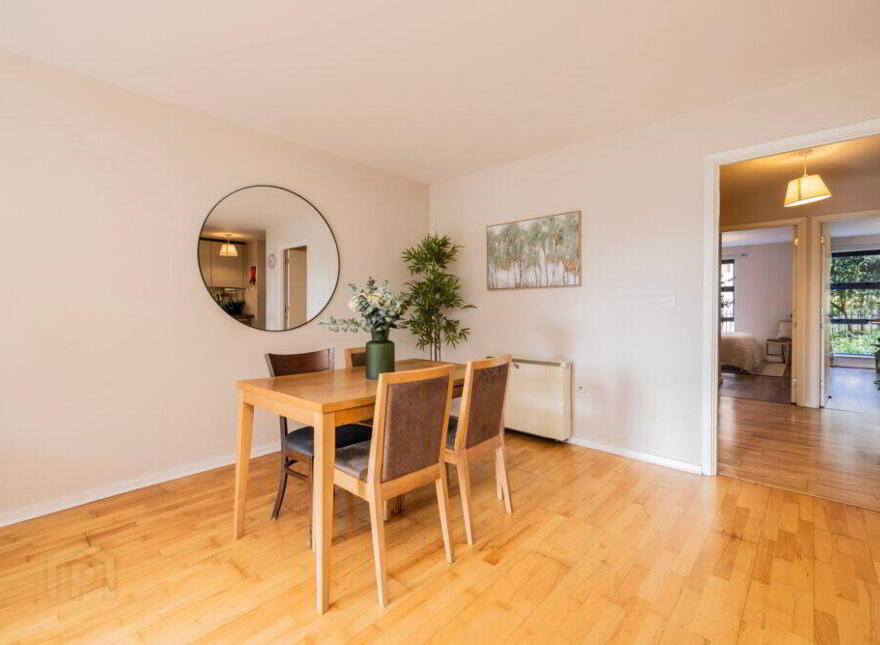 Apt 10, Compass Court Sourt, Royal Canal Park, Dublin, D15F102
