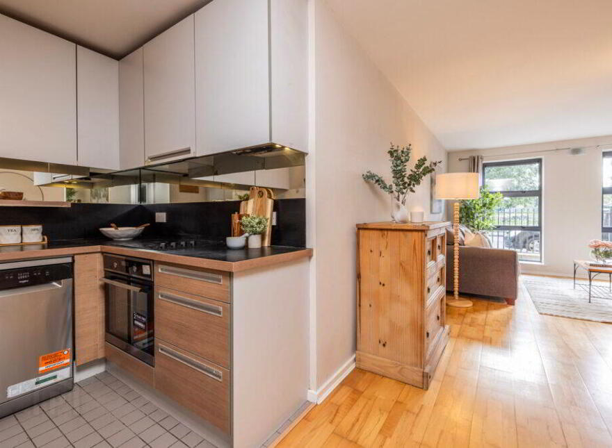 Apt 10, Compass Court Sourt, Royal Canal Park, Dublin, D15F102