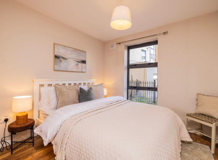 Apt 10, Compass Court Sourt, Royal Canal Park, Dublin, D15F102