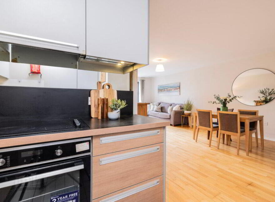 Apt 10, Compass Court Sourt, Royal Canal Park, Dublin, D15F102