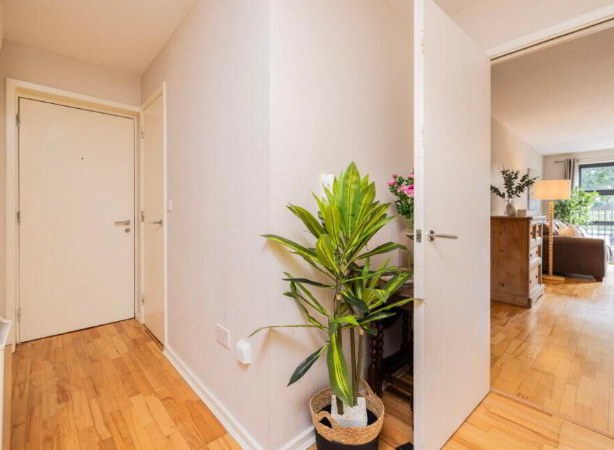 Apt 10, Compass Court Sourt, Royal Canal Park, Dublin, D15F102