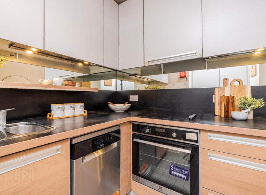 Apt 10, Compass Court Sourt, Royal Canal Park, Dublin, D15F102