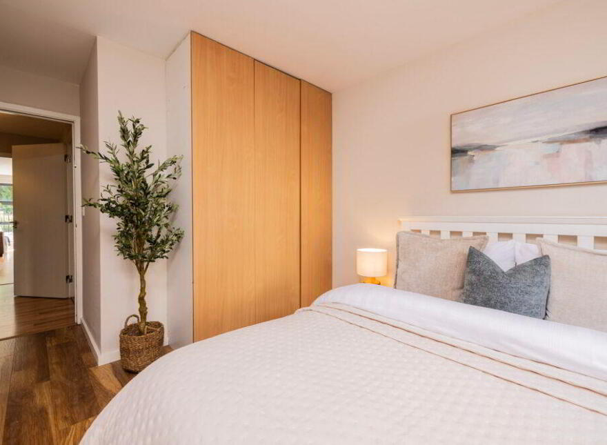 Apt 10, Compass Court Sourt, Royal Canal Park, Dublin, D15F102