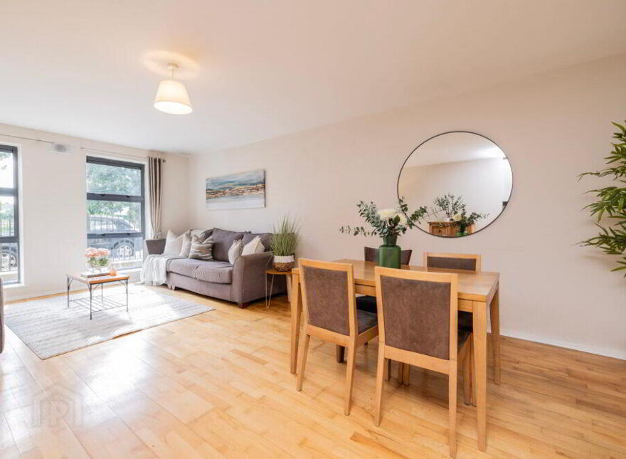Apt 10, Compass Court Sourt, Royal Canal Park, Dublin, D15F102