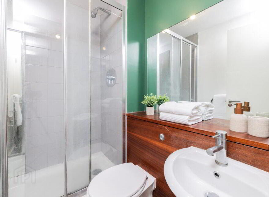Apt 10, Compass Court Sourt, Royal Canal Park, Dublin, D15F102