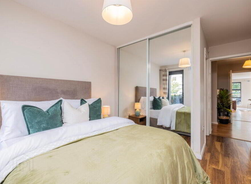 Apt 10, Compass Court Sourt, Royal Canal Park, Dublin, D15F102