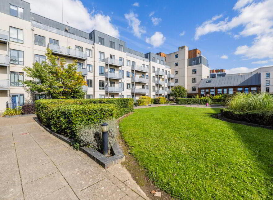 Apt 10, Compass Court Sourt, Royal Canal Park, Dublin, D15F102