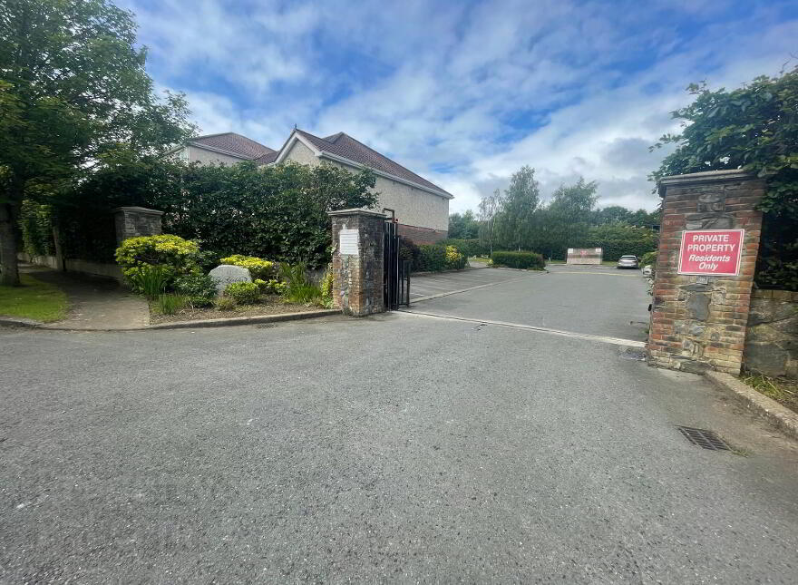 The Gables, Clondalkin, Dublin, D22 photo