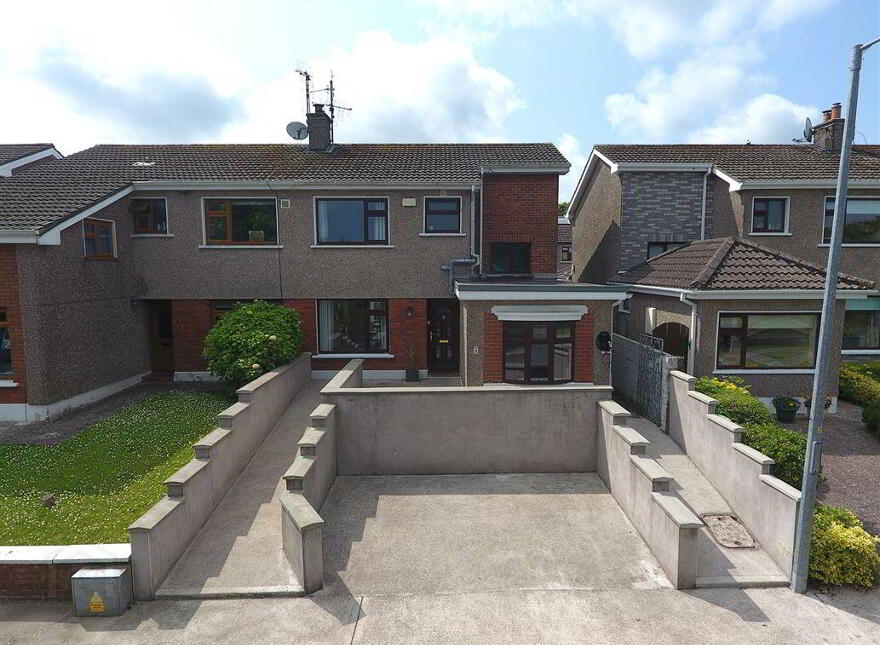 4 Owenabue Drive, Carrigaline