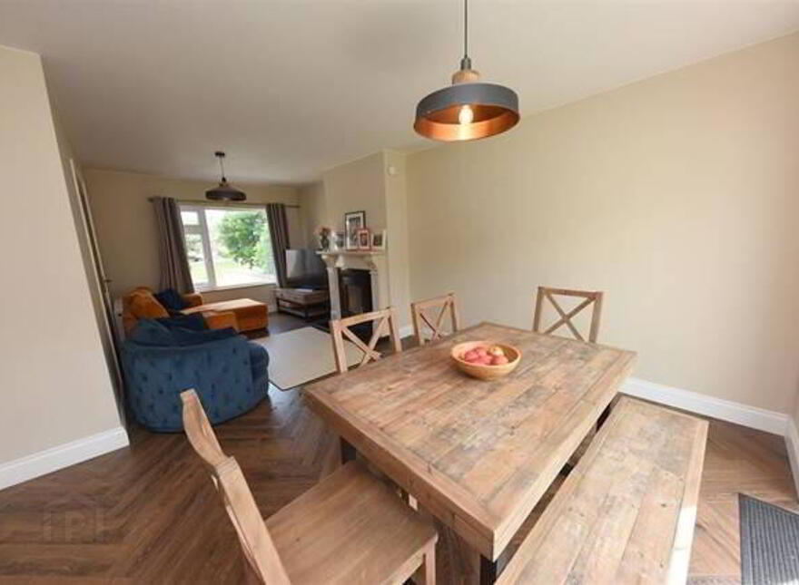 4 Owenabue Drive, Carrigaline
