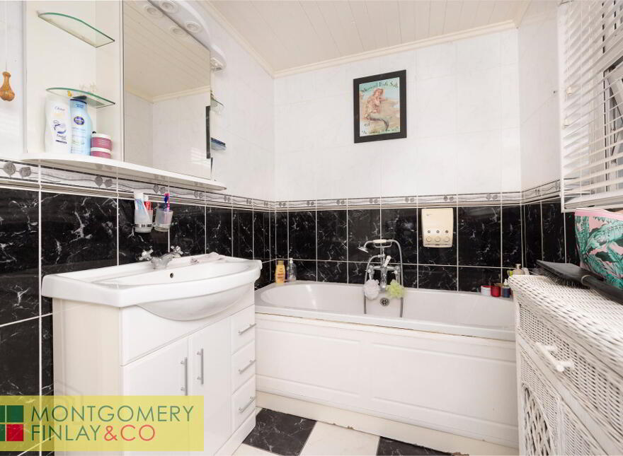274 Lough Shore Road, Enniskillen, BT74 5NH