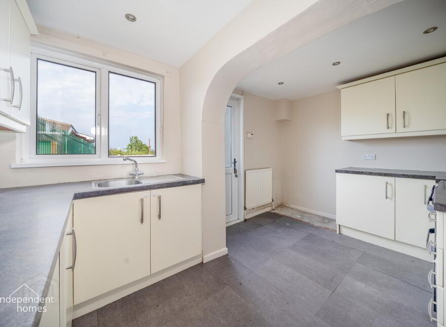 19 Lower Cairncastle Road, Larne, BT40 1PG