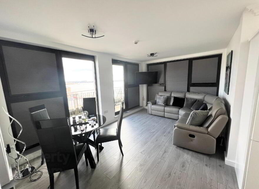 503 College Place, Strand Road, Londonderry, BT48 7NR photo