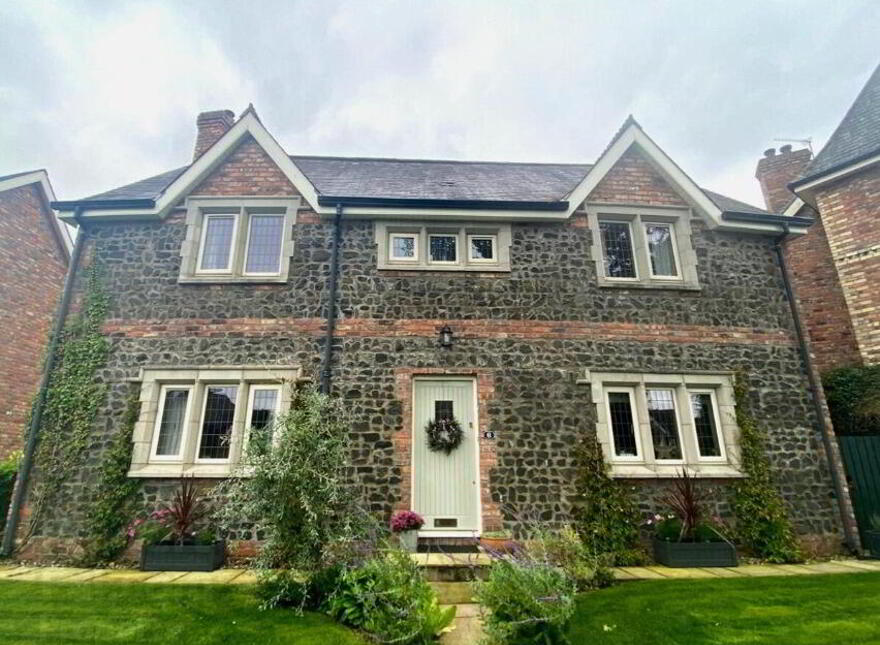 6 Governors Bridge Road, Hillsborough, BT26 6FH photo