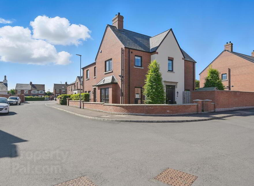 13 Finaghy Park Gardens, Belfast, BT10 0FU photo