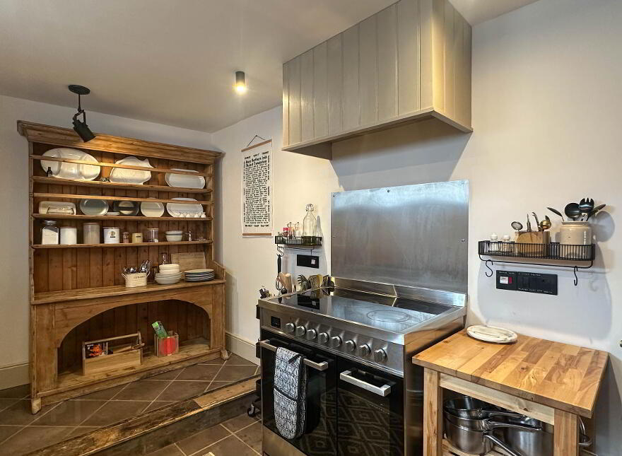 87 Main Street, Portrush, BT56 8DA