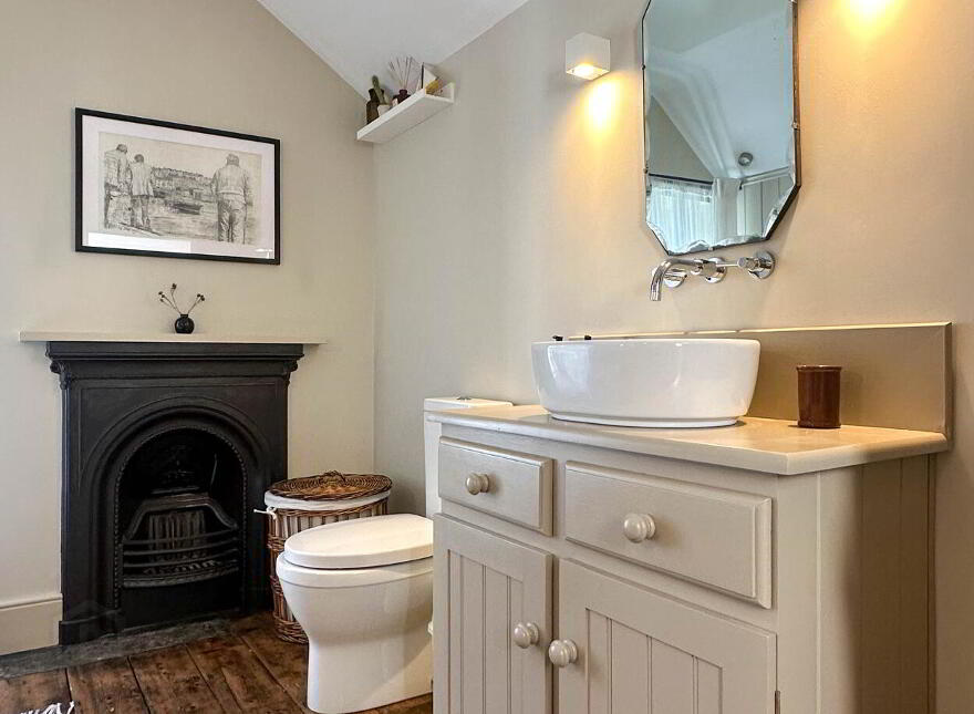 87 Main Street, Portrush, BT56 8DA
