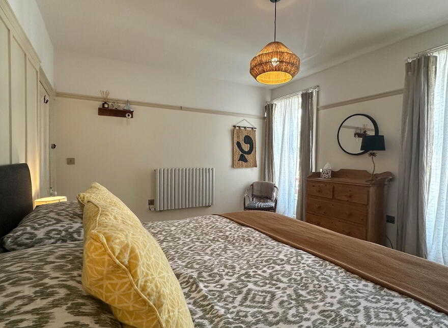 87 Main Street, Portrush, BT56 8DA