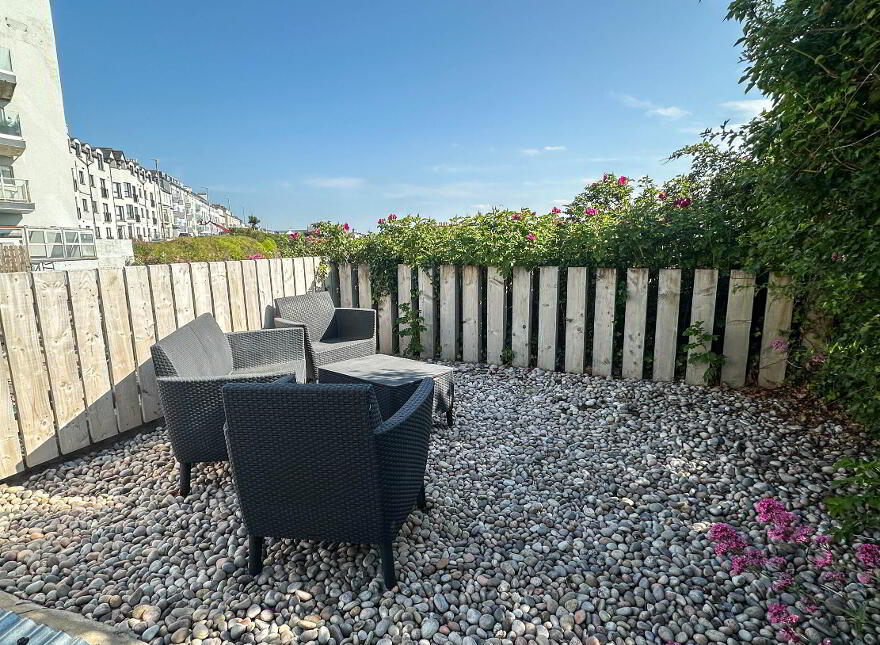 87 Main Street, Portrush, BT56 8DA
