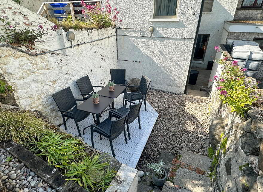 87 Main Street, Portrush, BT56 8DA