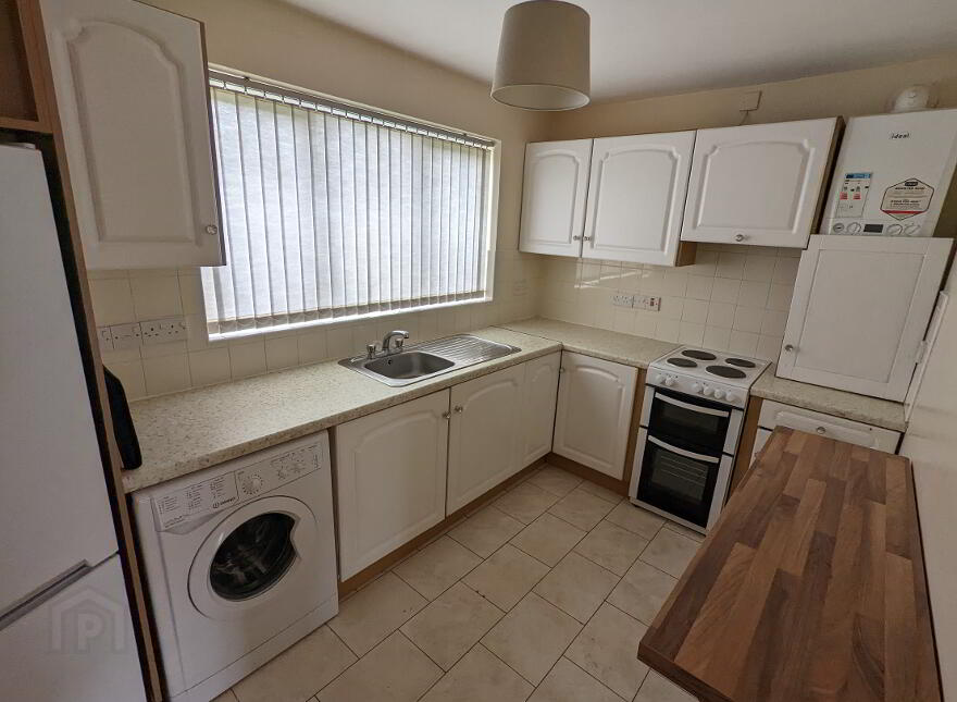 Rossdale, Waterside, L'Derry, BT47 5RD