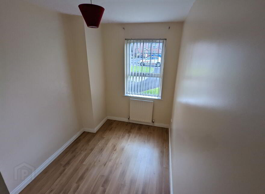 Rossdale, Waterside, L'Derry, BT47 5RD