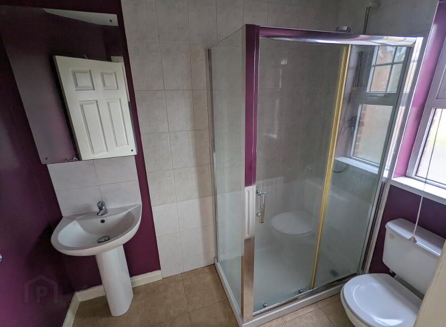 Rossdale, Waterside, L'Derry, BT47 5RD