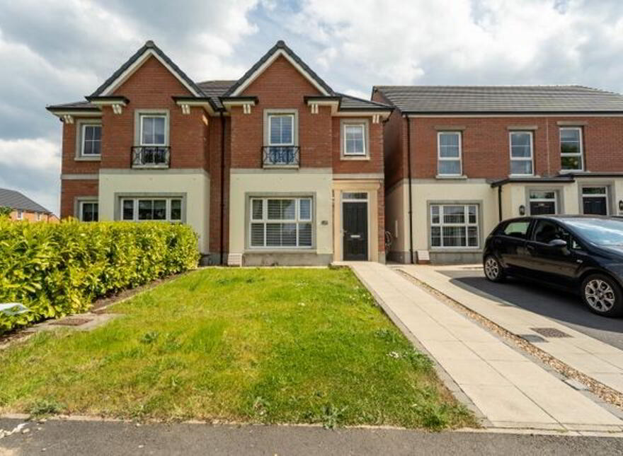 28 Atherton Square, Lurgan, BT66 8FJ photo