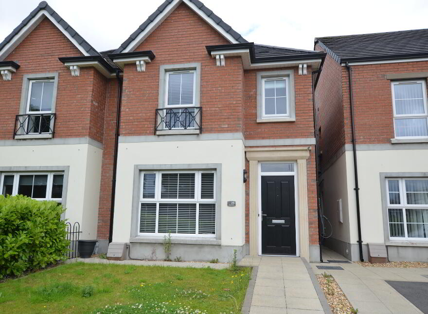 28 Atherton Square, Lurgan, BT66 8FJ photo