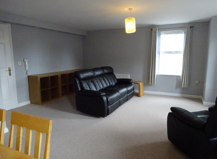 9 St Johns Square, Belfast, BT7 3HS