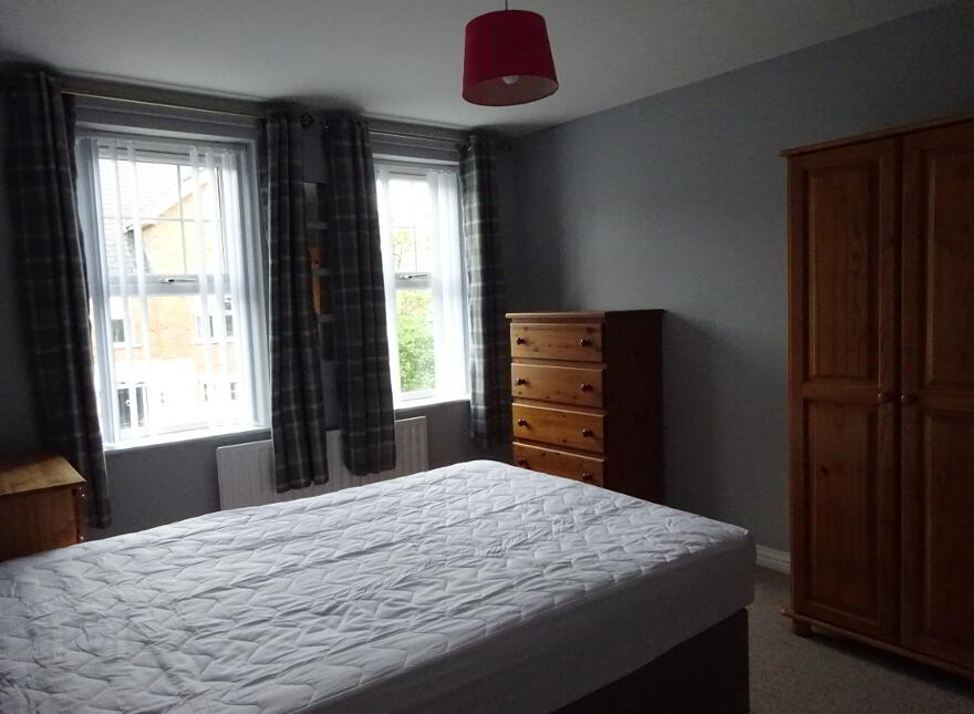 9 St Johns Square, Belfast, BT7 3HS