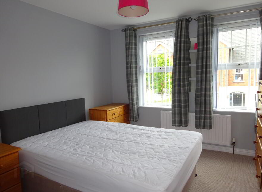 9 St Johns Square, Belfast, BT7 3HS