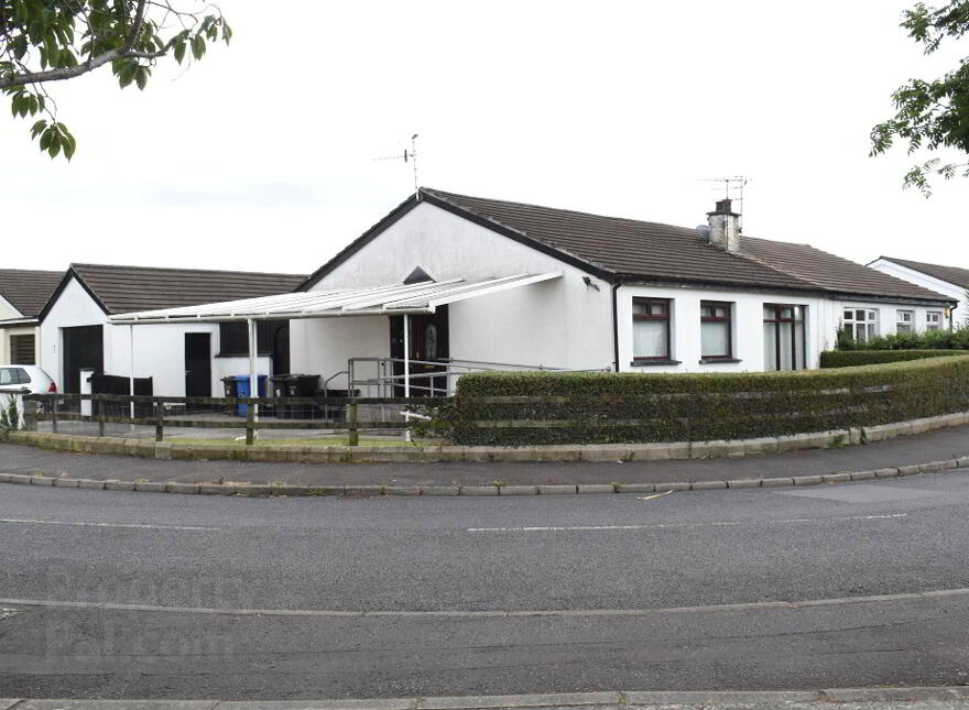 26 Lansdowne Gardens, Newtownards, BT23 4QW photo