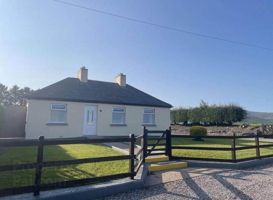 Ballygalane Upper, Lismore, P51H4C8 photo
