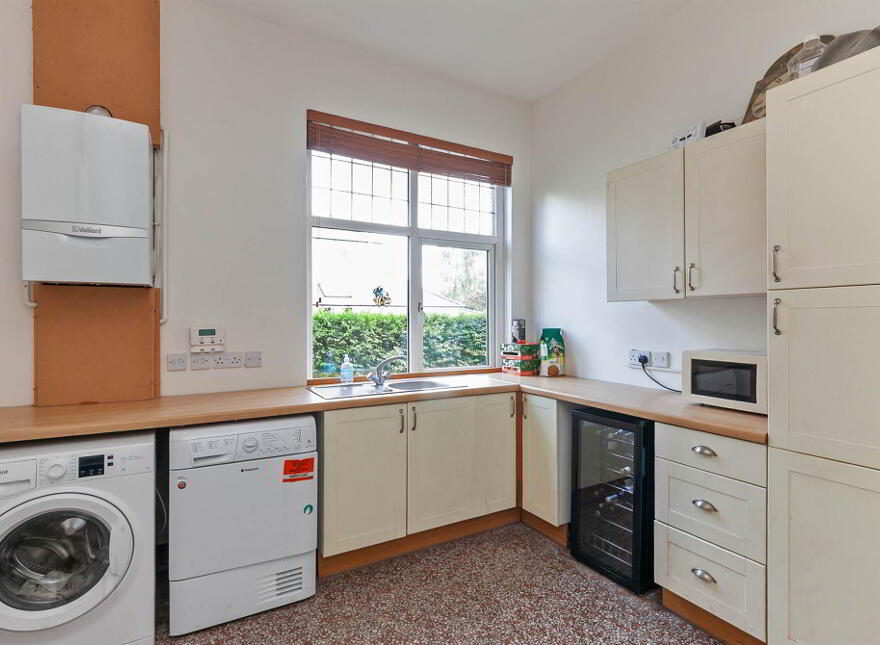 21 Castlehill Road, Belfast, BT4 3GL