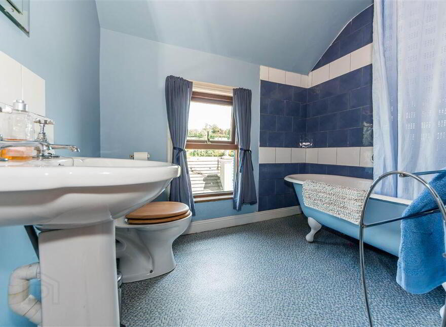 Bluebell Cottage, Bantry, West, P75V343