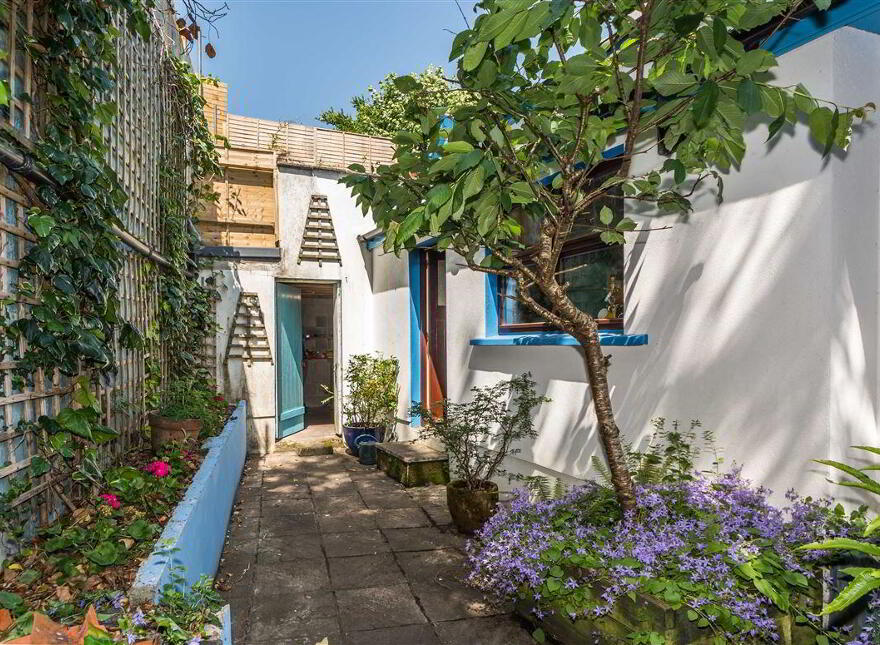 Bluebell Cottage, Bantry, West, P75V343