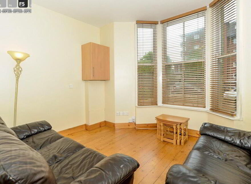 Apt 1 9, Ulsterville Avenue, Lisburn Road, Belfast, BT9 7AS photo